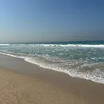 Waves - Stylish Beachfront Retreat