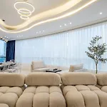 Lux 5Br Marina Apt With Jacuzzi, Walk To Beach, Gym