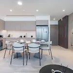 Cozy 2-Bedroom Apartment Perfect For Family In Downtown With Burj Khalifa Views