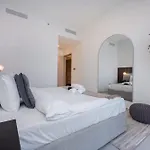 Cozy 2-Bedroom Apartment Perfect For Family In Downtown With Burj Khalifa Views