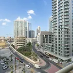 Manchester Tower With Marina Views And Balconies