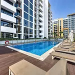 Escape24 - Chic Studio Apartment, Azizi Riviera 19