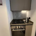 New Apartment Near Downtown With Canal View