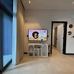 New Apartment Near Downtown With Canal View