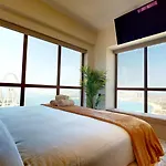 Amazing Views Dubai Eye & Palm