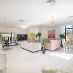 5 Bedroom Flat In Jbr Near The Beach And Sleeps 9