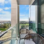 Magnificent - New 1Br In Canal Front Residences