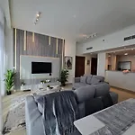 Burj Vista Downtown Near To Dubai Mall - 2Bhk