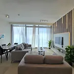 Burj Vista Downtown Near To Dubai Mall - 2Bhk