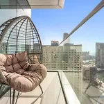 Vayk - Sleek & Stylish 1Br In Vida Dubai Marina