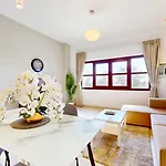 Spacious Family-Friendly Living 1Br In Jumeirah Golf Estate