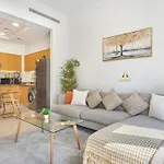 Fully Furnished 1 Bed In Business Bay, Hosted By Desert City Stays
