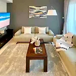 One Bedroom Apartment With Amazing Marina View
