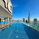 Elite Rooftop Pool And Burj Khalifa Panorama Balcony 2Br Apartment In Paramount Hotel Midtown