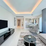 Luxury 2 Bedroom Apartment In Downtown