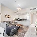 Elegant 1-Bdr Retreat With Stunning Views -Noura Tower 37