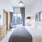 Luxury Downtown 1-Bedroom With Burj Khalifa Views