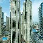 Stylish And Cozy 1 Bed Apartment With Marina Views
