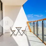 Bloomfields 1Br The Avenue Suite Bingahtti