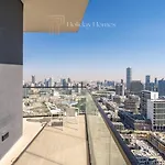 Apartment With Private Pool, Spacious Living Room