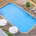 Livbnb - Spacious 2Bhk In Shams Walk To Beach