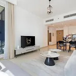 Luxury Pool View Apartment