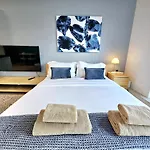 Sunrise Homes - Pool Side Studio With Huge Balcony