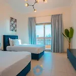 252Sa Modern Beachfront 3-Bhk In Palm Jumeirah