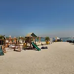 Bright Beachfront Studio With Breathtaking Views