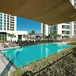 Vibrant Luxe Burj Khalifa Views-Dubai Mall Access By Maxx Value Homes