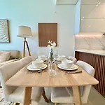 Charming 1Br Apt W Elegant Interiors