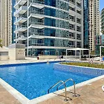Fully Renovated Luxe Bay Central Dubai Marina Apartment