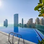 Great Apartments At Marina Star With City View