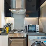 Spacious 1Br - Balcony & Pool View - Capital Bay