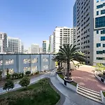 Spacious 1Br - Balcony & Pool View - Capital Bay