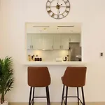 Livbnb-Luxurious 1Bhk In The Heart Of Dubai Marina