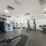 Vibrant Studio With Gym Access