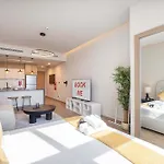 Mesmerizing Studio Located In The Center Of Jvc