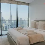 Downtown Dreams I Modern 2Br Getaway I Iconic Full Burj Khalifa Views I Near Dubai Mall