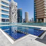 Superior Stay- Sleek & Modern Studio In Business Bay