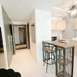 Superior Stay- Sleek & Modern Studio In Business Bay