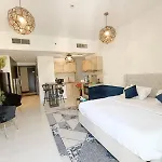 Superior Stay- Sleek & Modern Studio In Business Bay