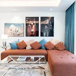 Keyrock Living - Luxe Retreat At Paramount