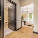 Close To The Beach 4Br And Assistant\'S Room Villa With Bbq Facility, Canal Cove, Palm Jumeirah By Deluxe Holiday Homes
