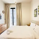 Oyo 1289 Home Premium 1Bed Apartment At Jvc