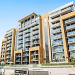 Chic Modern Studio In Azizi Riviera