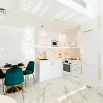 First Class Studio Chic Modern Urban Escape