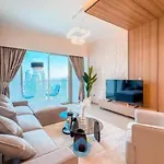 5605Gr Classic Two Bedroom With Burj Khalifa View