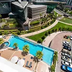 Renovated Lake Terrace Studio Jlt Next To Metro!