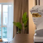 Spacious Luxe Studio Near Metro